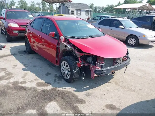 5YFBURHE7JP788722 2018 TOYOTA COROLLA - Image 1