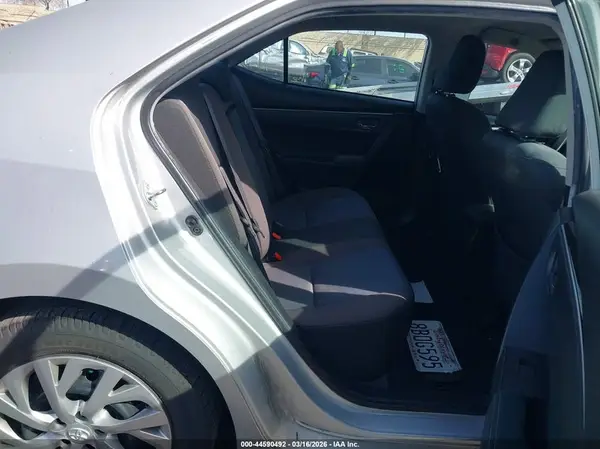 5YFBURHE7JP788851 2018 TOYOTA COROLLA - Image 8