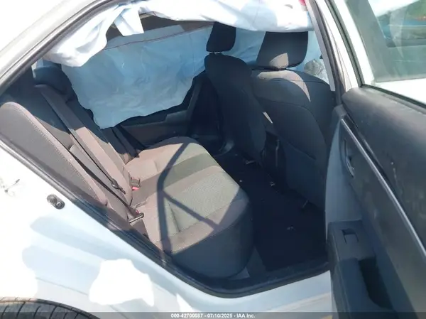5YFBURHE7JP788980 2018 TOYOTA COROLLA - Image 8