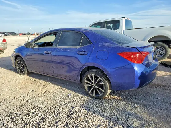 5YFBURHE7JP792513 2018 TOYOTA COROLLA - Image 2