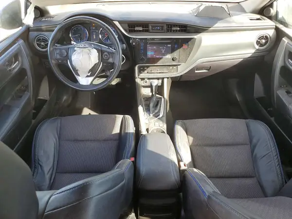 5YFBURHE7JP792561 2018 TOYOTA COROLLA - Image 8