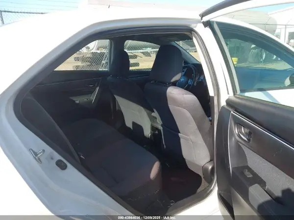 5YFBURHE7JP792849 2018 TOYOTA COROLLA - Image 8