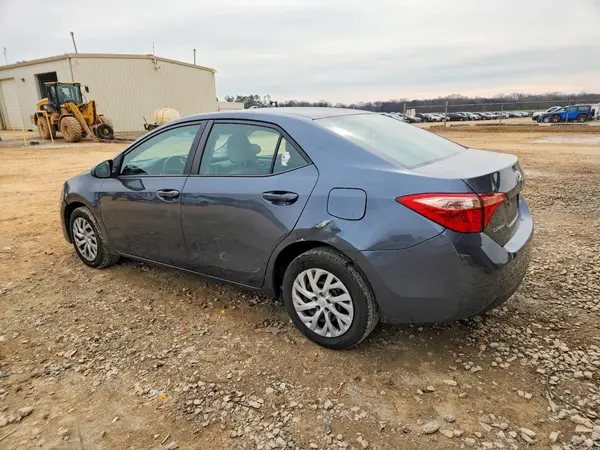 5YFBURHE7JP794388 2018 TOYOTA COROLLA - Image 2