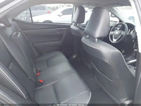 5YFBURHE7JP794777 2018 TOYOTA COROLLA - Image 8