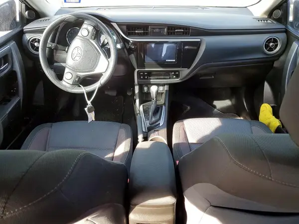 5YFBURHE7JP795069 2018 TOYOTA COROLLA - Image 8