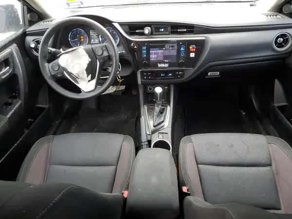5YFBURHE7JP795721 2018 TOYOTA COROLLA - Image 8
