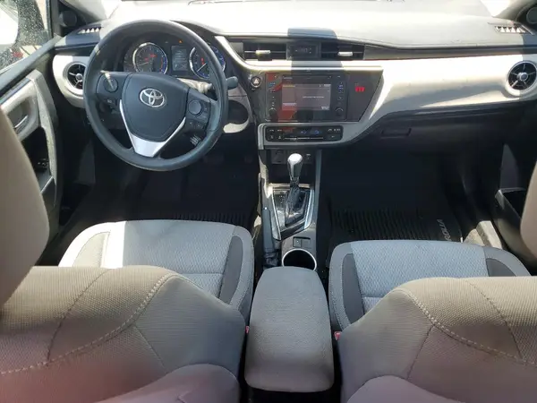 5YFBURHE7JP795749 2018 TOYOTA COROLLA - Image 8