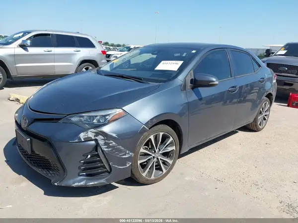 5YFBURHE7JP797940 2018 TOYOTA COROLLA - Image 2