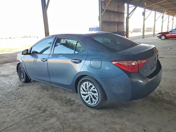 5YFBURHE7JP798165 2018 TOYOTA COROLLA - Image 2