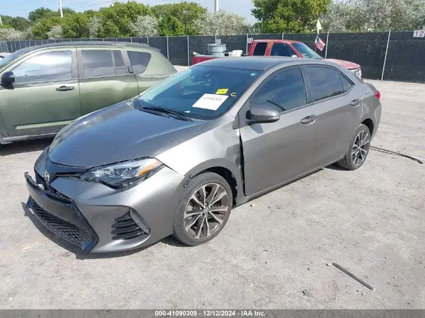 5YFBURHE7JP798327 2018 TOYOTA COROLLA - Image 2