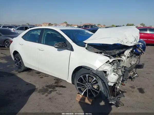 5YFBURHE7JP801680 2018 TOYOTA COROLLA - Image 1