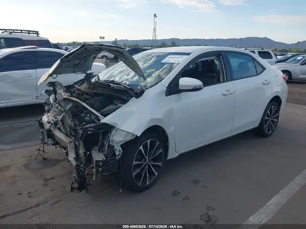 5YFBURHE7JP801680 2018 TOYOTA COROLLA - Image 2
