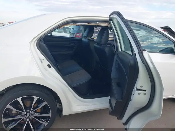 5YFBURHE7JP801680 2018 TOYOTA COROLLA - Image 8
