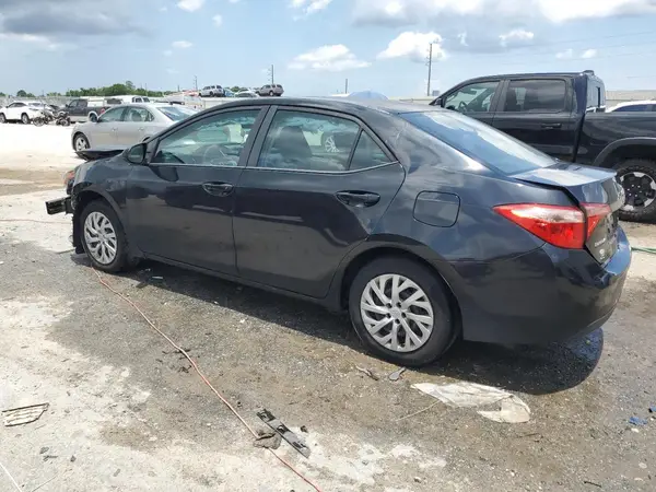5YFBURHE7JP802179 2018 TOYOTA COROLLA - Image 2
