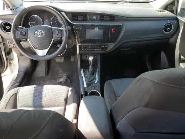 5YFBURHE7JP805230 2018 TOYOTA COROLLA - Image 8