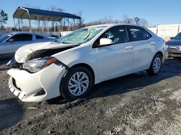 5YFBURHE7JP805891 2018 TOYOTA COROLLA - Image 1