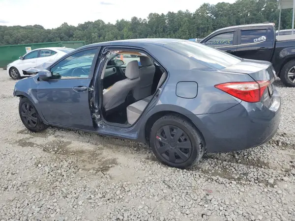 5YFBURHE7JP807561 2018 TOYOTA COROLLA - Image 2
