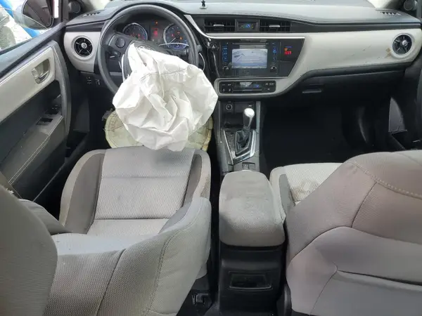 5YFBURHE7JP807561 2018 TOYOTA COROLLA - Image 8