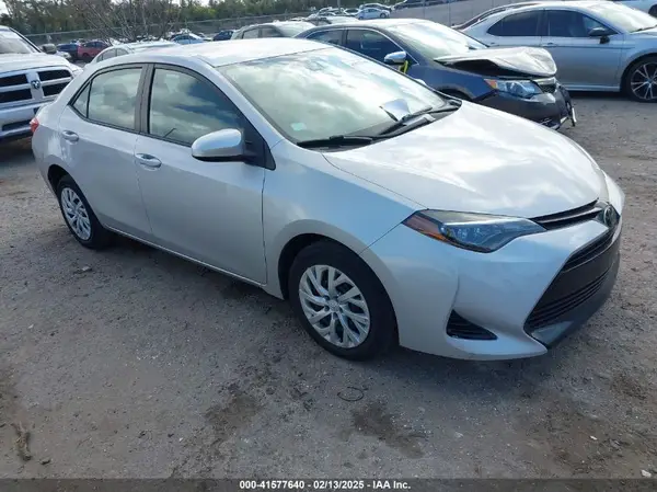 5YFBURHE7JP809004 2018 TOYOTA COROLLA - Image 1