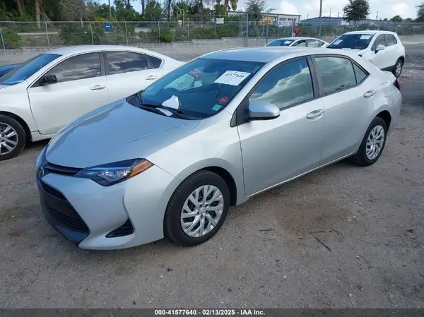 5YFBURHE7JP809004 2018 TOYOTA COROLLA - Image 2