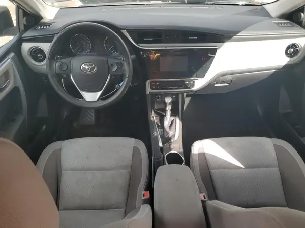 5YFBURHE7JP810069 2018 TOYOTA COROLLA - Image 8