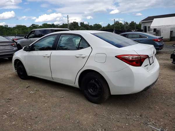 5YFBURHE7JP810542 2018 TOYOTA COROLLA - Image 2