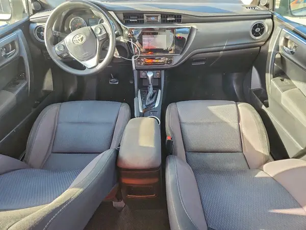 5YFBURHE7JP810976 2018 TOYOTA COROLLA - Image 8