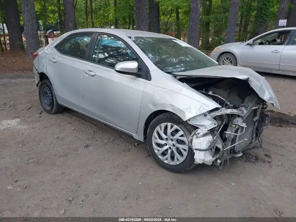 5YFBURHE7JP812470 2018 TOYOTA COROLLA - Image 1