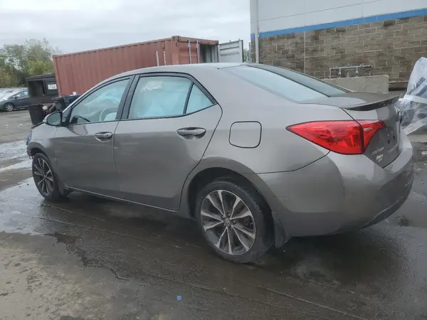 5YFBURHE7JP812601 2018 TOYOTA COROLLA - Image 2