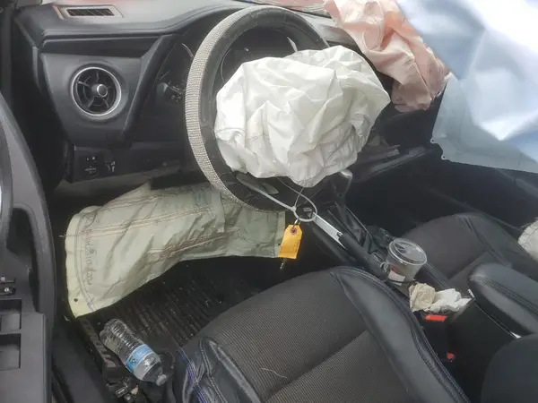 5YFBURHE7JP812601 2018 TOYOTA COROLLA - Image 8