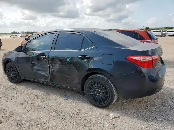 5YFBURHE7JP813554 2018 TOYOTA COROLLA - Image 2