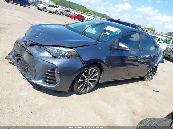 5YFBURHE7JP814719 2018 TOYOTA COROLLA - Image 2