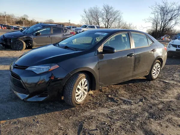 5YFBURHE7JP814736 2018 TOYOTA COROLLA - Image 1