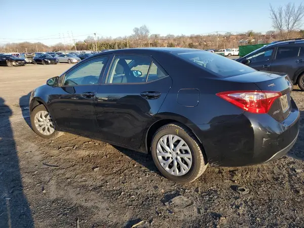 5YFBURHE7JP814736 2018 TOYOTA COROLLA - Image 2