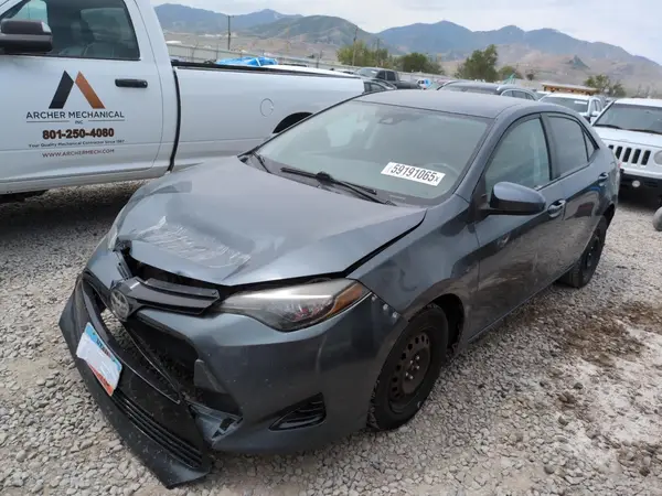 5YFBURHE7JP815403 2018 TOYOTA COROLLA - Image 1
