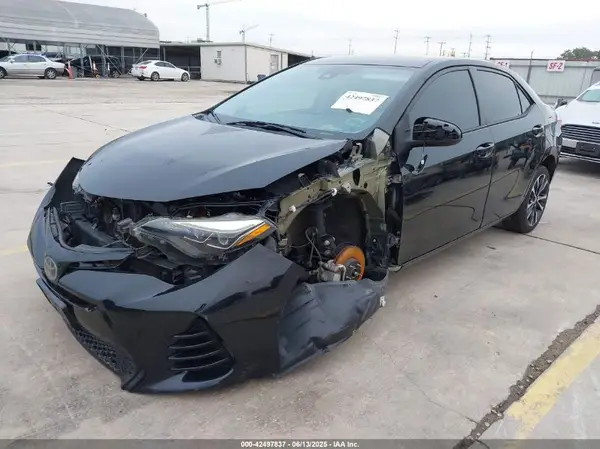 5YFBURHE7JP816129 2018 TOYOTA COROLLA - Image 2