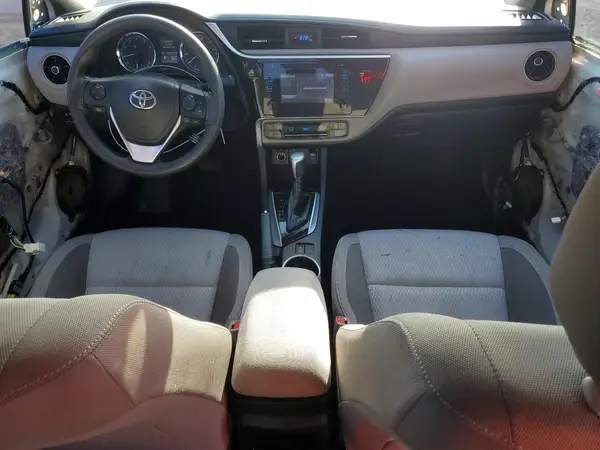 5YFBURHE7JP818219 2018 TOYOTA COROLLA - Image 8