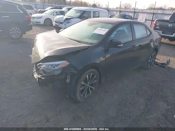 5YFBURHE7JP819497 2018 TOYOTA COROLLA - Image 2