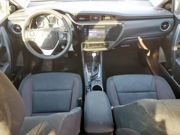 5YFBURHE7JP820150 2018 TOYOTA COROLLA - Image 8