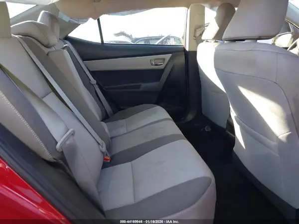 5YFBURHE7JP820620 2018 TOYOTA COROLLA - Image 8