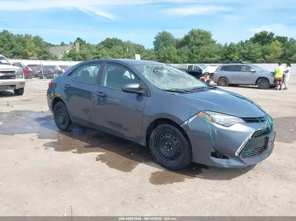 5YFBURHE7JP821475 2018 TOYOTA COROLLA - Image 1