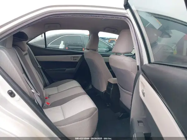 5YFBURHE7JP822870 2018 TOYOTA COROLLA - Image 8