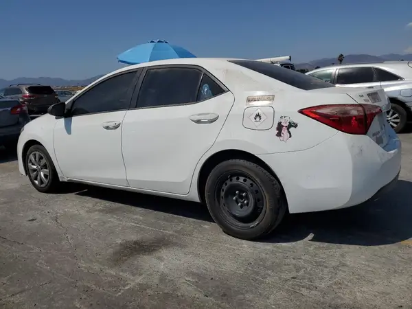 5YFBURHE7JP825090 2018 TOYOTA COROLLA - Image 2