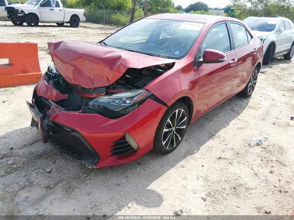 5YFBURHE7JP826420 2018 TOYOTA COROLLA - Image 2