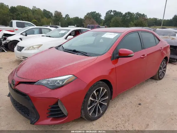 5YFBURHE7JP826871 2018 TOYOTA COROLLA - Image 2