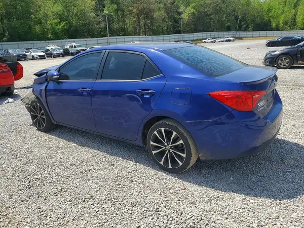 5YFBURHE7JP827857 2018 TOYOTA COROLLA - Image 2