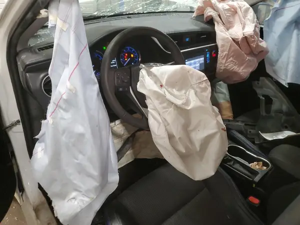 5YFBURHE7JP829589 2018 TOYOTA COROLLA - Image 8