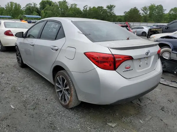 5YFBURHE7JP830984 2018 TOYOTA COROLLA - Image 2