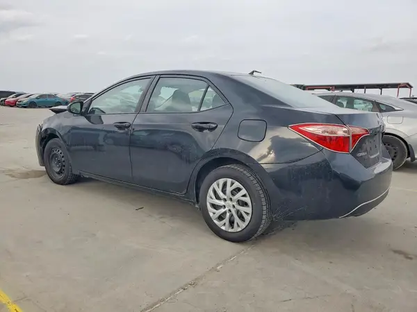5YFBURHE7JP831357 2018 TOYOTA COROLLA - Image 2