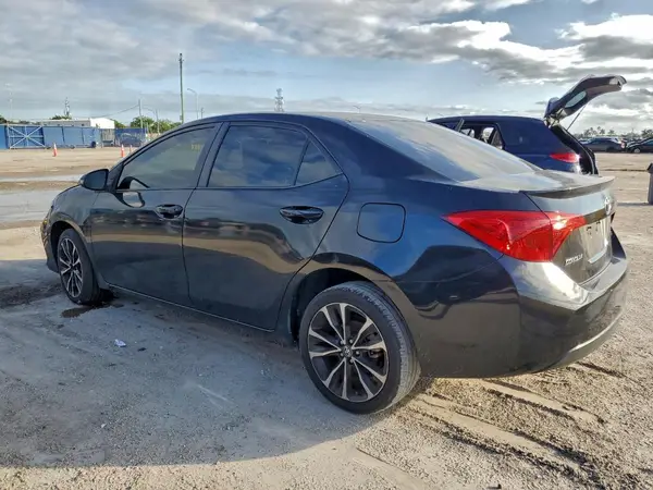 5YFBURHE7JP831424 2018 TOYOTA COROLLA - Image 2